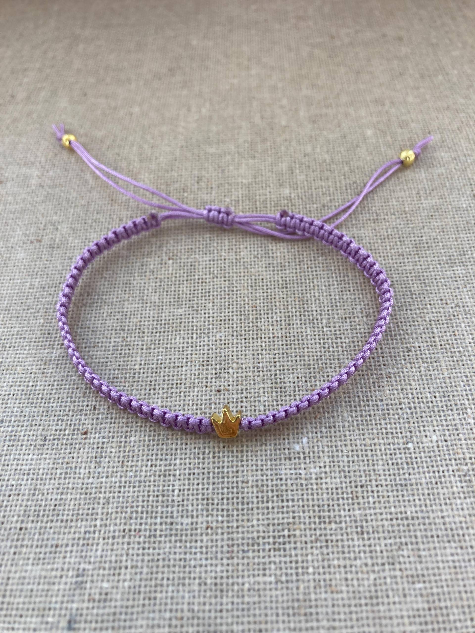 Makramee Armband/Krone Freundschaftsarmband Personalisierbar Farbwahl Makramee Armband/Krone Freundschaftsarmband Personalisierbar Farbwahl von Mirabellahobby
