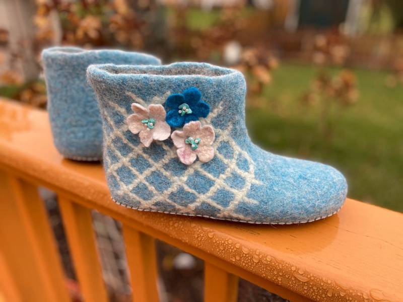 Handgefertigte Gefilzte Wolle Ankle Boots Hausschuhe Damenhaus Schuhe Handgefertigte Gefilzte Wolle Ankle Boots Hausschuhe Damenhaus Schuhe von MiracleWoolArt