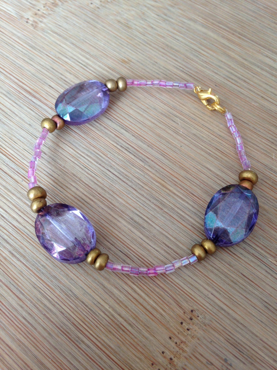 Boho Perlen Armband Lila Glasperlen, Handgemachtes Schmuck Boho Perlen Armband Lila Glasperlen, Handgemachtes Schmuck von MiracolaBottega
