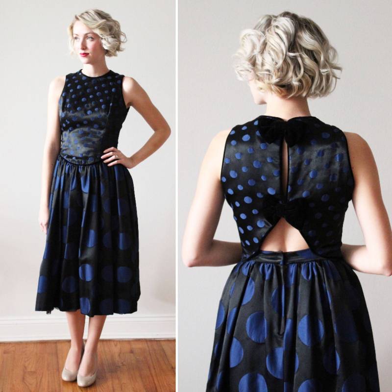 Vintage 1980Er Schwarzes Und Blaues Polka Dot Party Kleid Mit Scoop Taille Vintage 1980Er Schwarzes Und Blaues Polka Dot Party Kleid Mit Scoop Taille von MirandasBridal