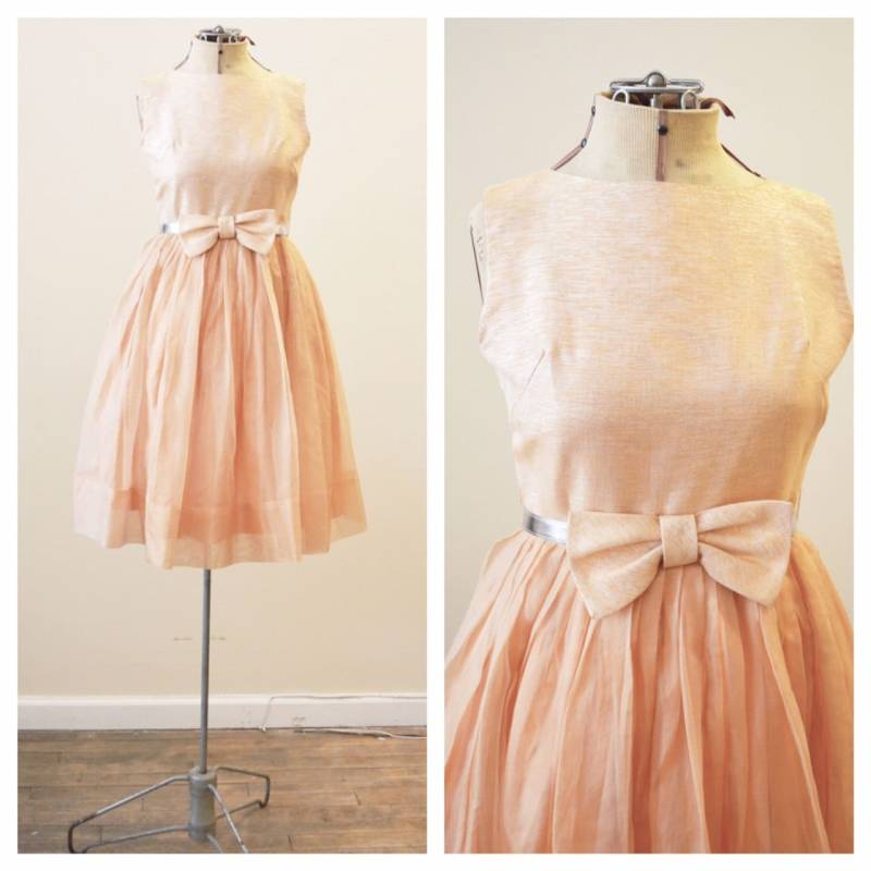 Vintage 60Er Jahre Orange Peach Silber Metallic Partykleid Für Kind, Teenager Mädchen Oder Xxs Erwachsene Mit Schleife Vintage 60Er Jahre Orange Peach Silber Metallic Partykleid Für Kind, Teenager Mädchen Oder Xxs Erwachsene Mit Schleife von MirandasBridal