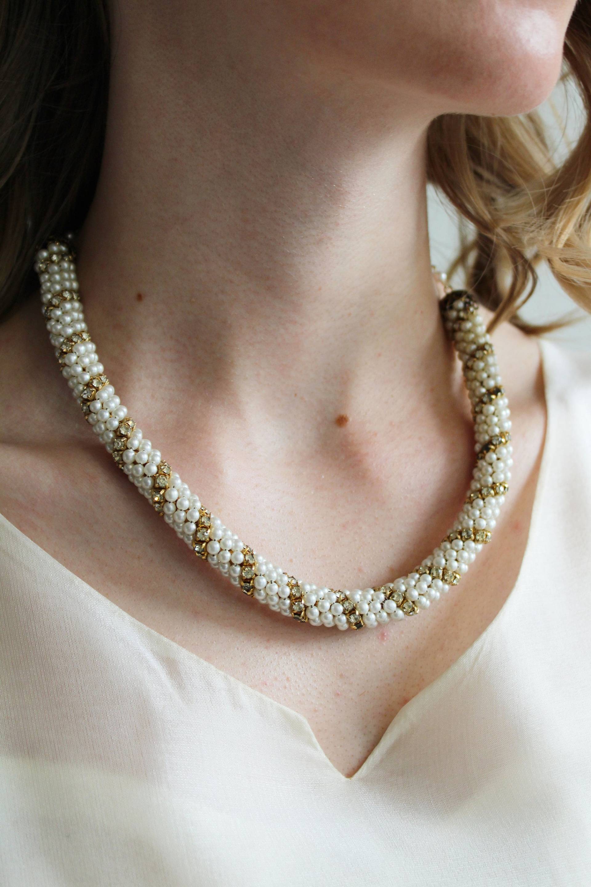 Vintage Faux Perlen Und Kristall Halskette Vintage Faux Perlen Und Kristall Halskette von MirandasBridal