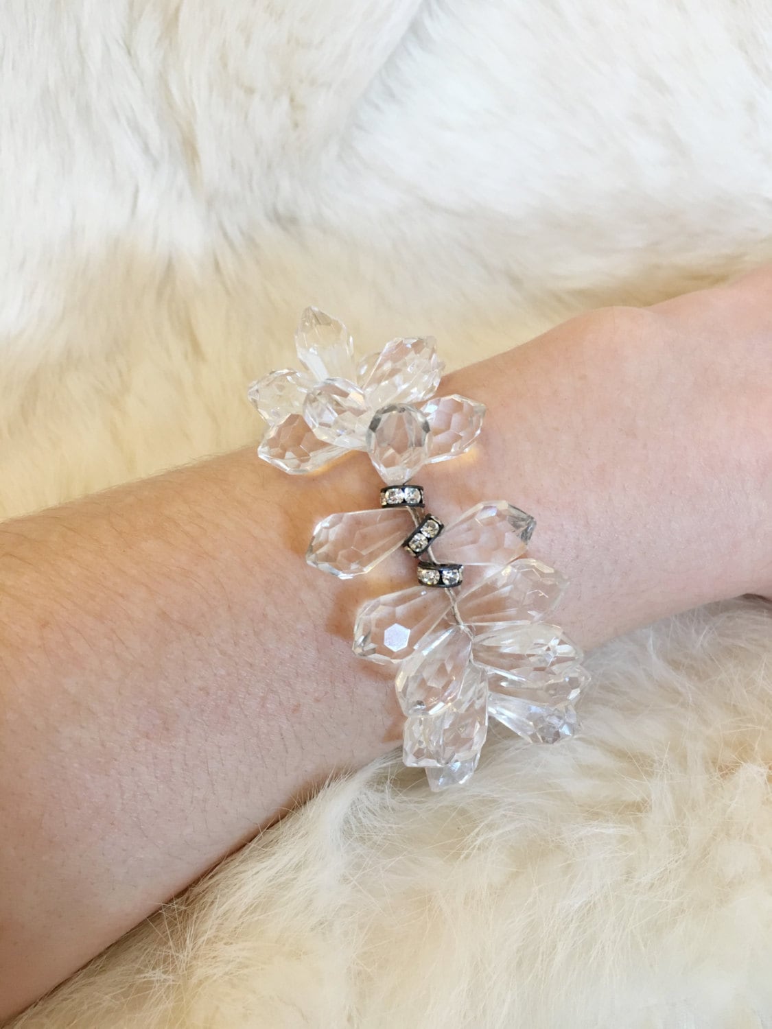 Vintage Miriam Haskell Draht Armband Mit Klar Geschliffenen Glas Prismen Kristallen Vintage Miriam Haskell Draht Armband Mit Klar Geschliffenen Glas Prismen Kristallen von MirandasBridal