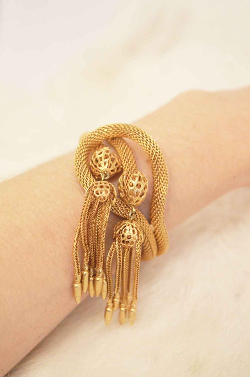 Vintage Signiertes Hobe Gold Quasten Armband Vintage Signiertes Hobe Gold Quasten Armband von MirandasBridal