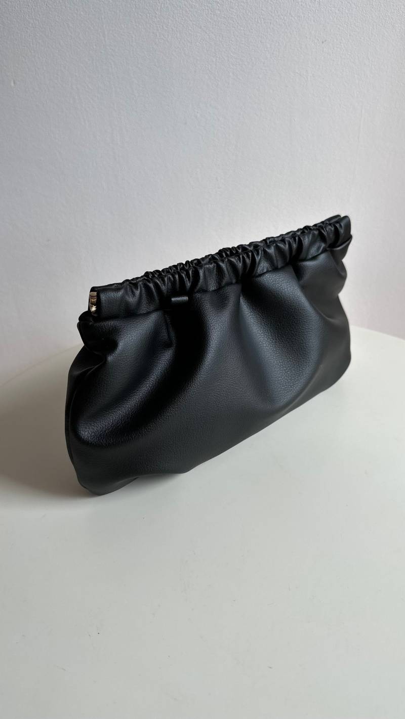 Schwarze Handgefertigte Clutch | +25 Farben Abendtasche Damen-Clutch Aus Ökoleder Dumping-Clutch Hochzeitstasche Tasche Mit Abnehmbarer Kette von MirariBags
