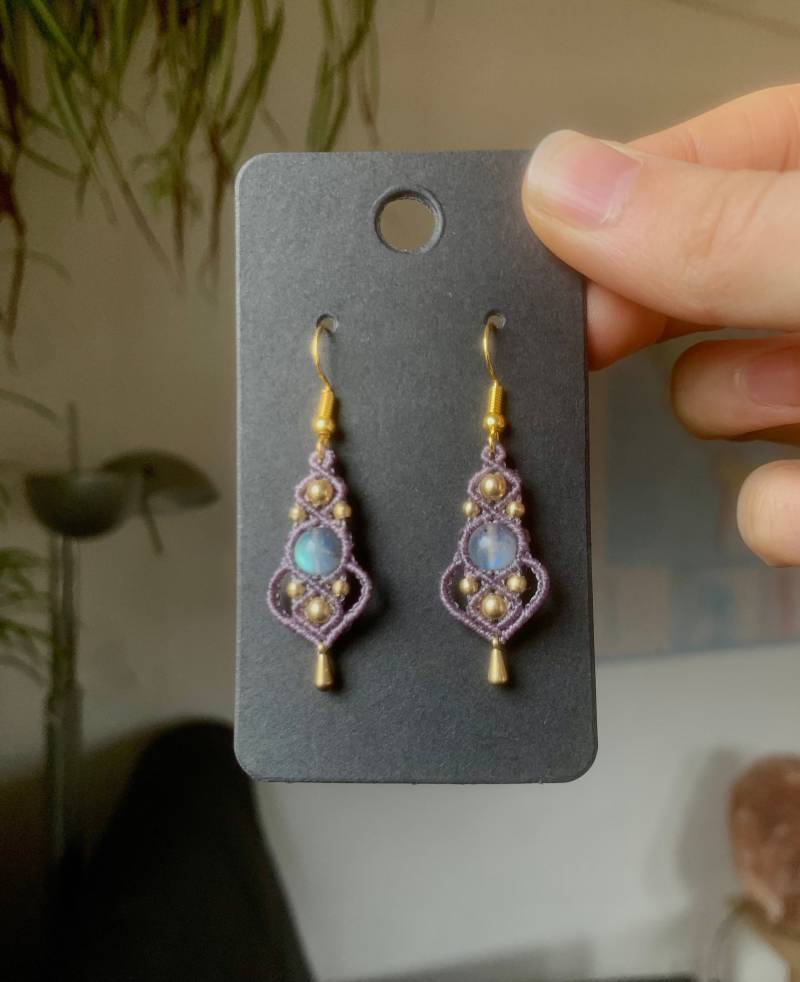 Labradorit Lavendel Ohrringe Tropfen Macrame Vintage Labradorit Lavendel Ohrringe Tropfen Macrame Vintage von MirasMacrame