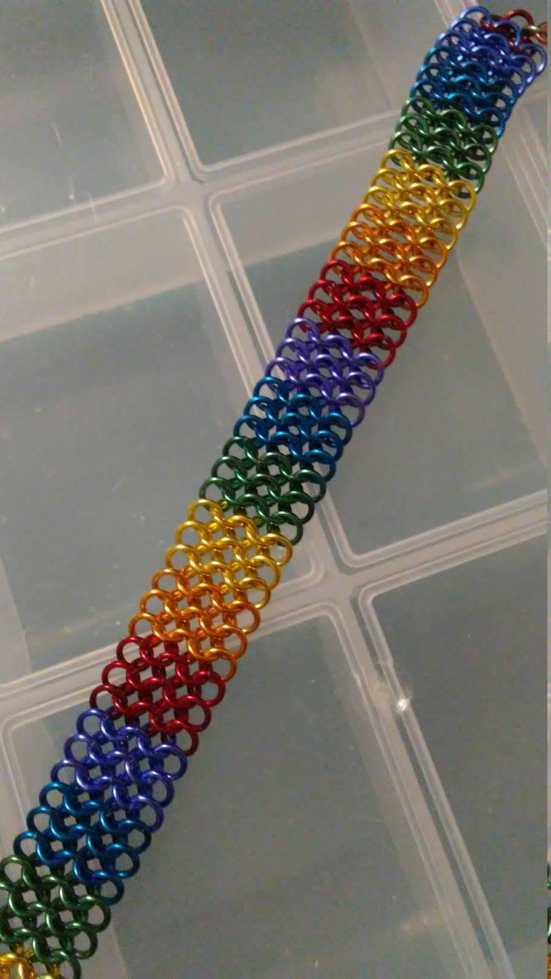 Benutzerdefinierte Gay Pride Chainmaille Armband Benutzerdefinierte Gay Pride Chainmaille Armband von MirasMaille