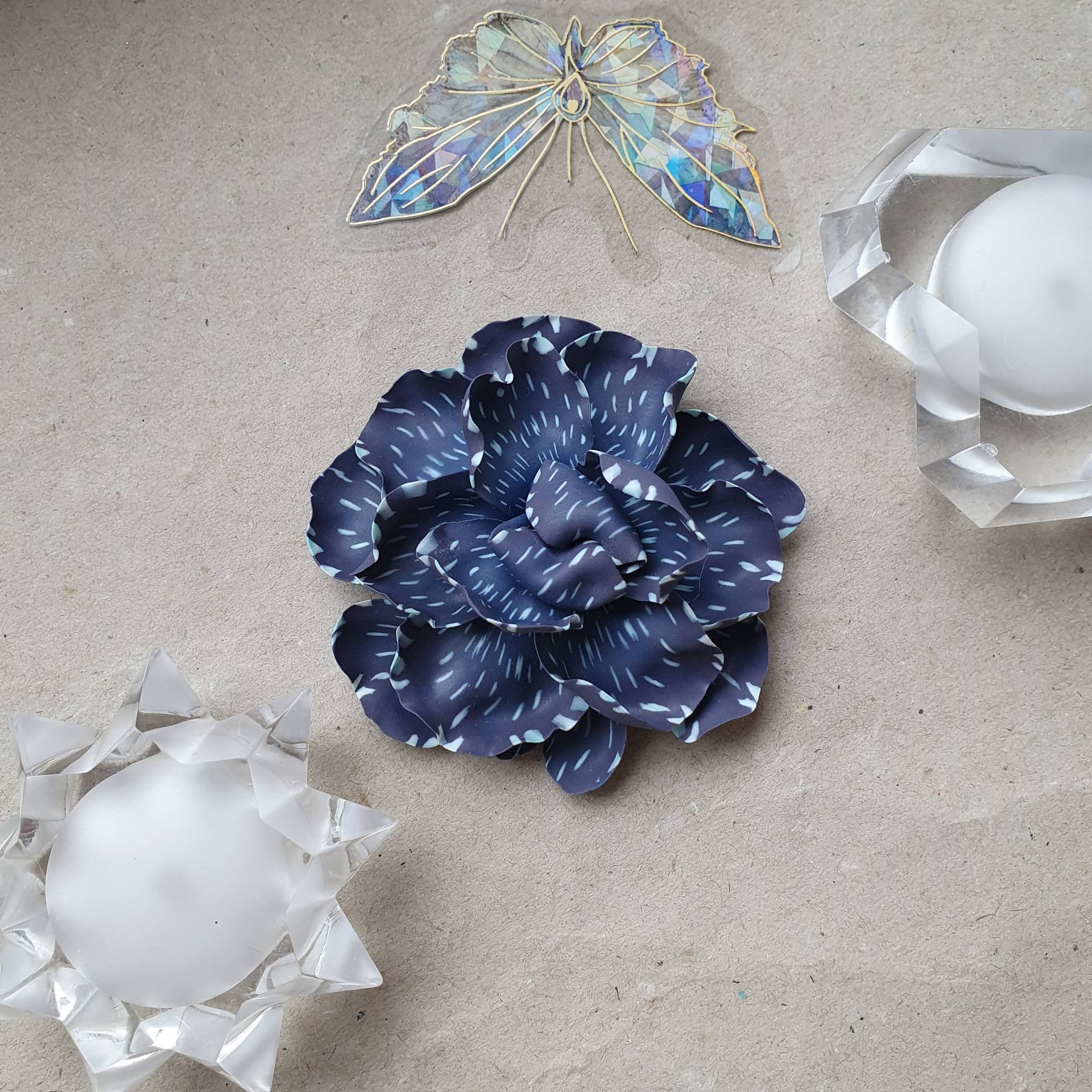 Brosche Blaue Blume, Anstecknadel Sommer Sternenregen, Fantasie Blume V24111 von Miratsu