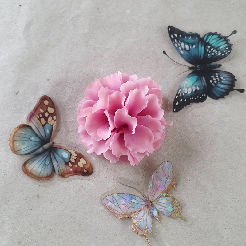 Flauschige Rosa Blume Anstecknadel Fimo Fantasy Brosche von Miratsu