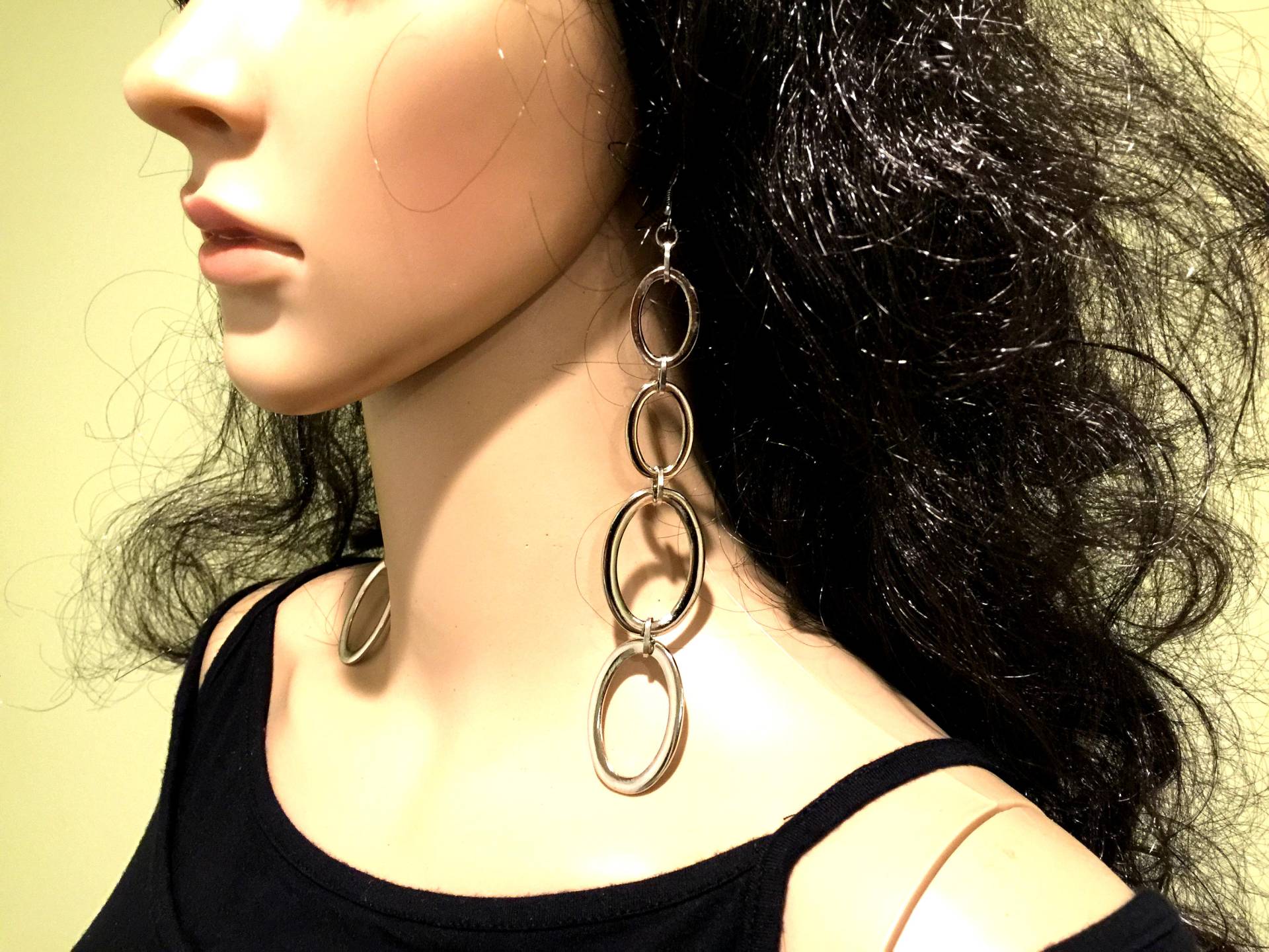 Ohrringe. Silberfarbene Lange Ovale Ohrringe Aus Metall. Körperschmuck. Muttertagsgeschenk. Unisex Schmuck von MirelasFashionChains