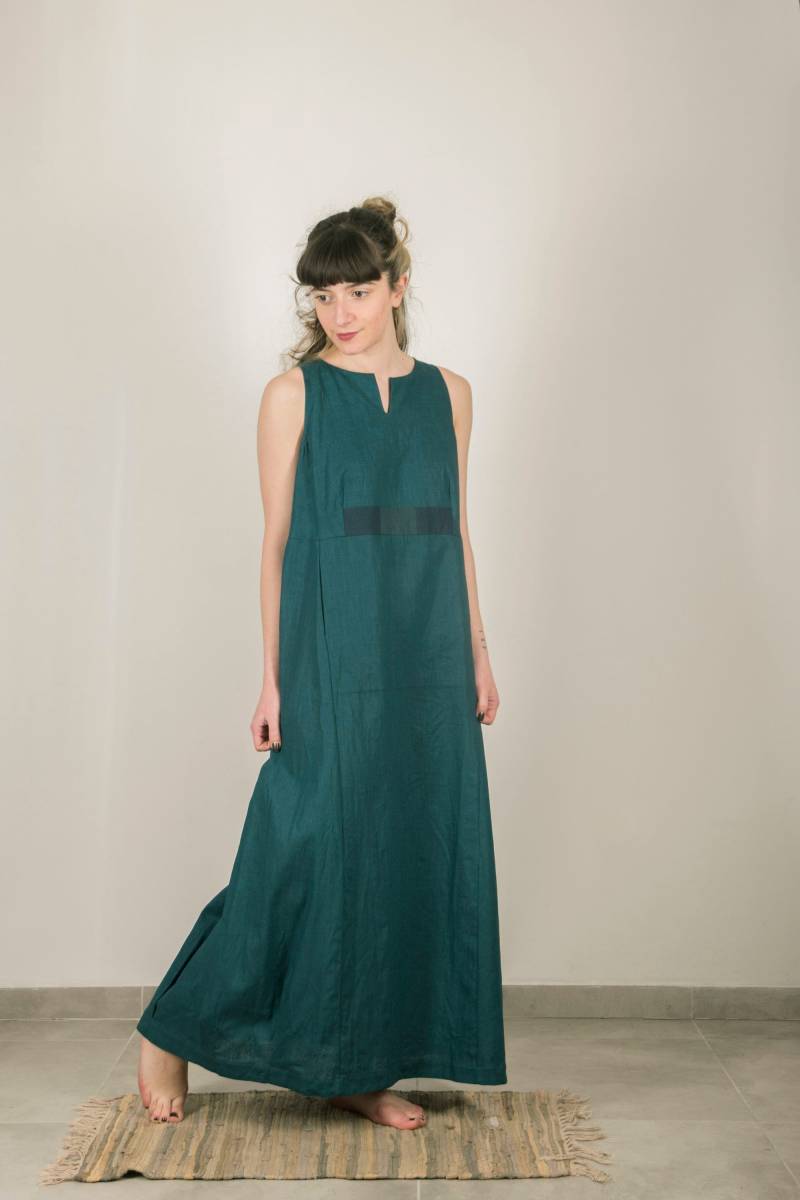 Maxikleid Aus Leinen - Silhouette Mit Hoher Taille, Patchwork-Detail Und Beuteltasche An Der Vorderseite von MirellaBratovaDesign