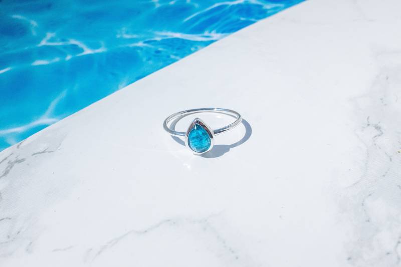 Apatit Ring Silber, Stein in Tropfenform, Mit Edelstein, Stapel Ringe, Recyceltes Feine Geschenk Für Freundin von MiriamKorczakStudio