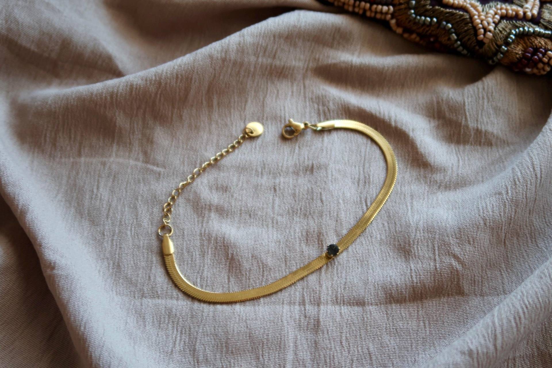 Schlangenarmband Armband Mit Dunklem Zirkonia Stein Vergoldet Handmade - Boho Hippie Ethno Aztec Style Kugeln von MiribloomJewelry