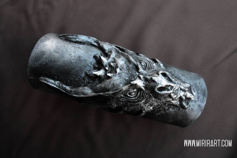 Fantasy Drachen Armspange/ Armreif. Rüstungsartiges, Unechtes Metall Aus Eva Schaum. Larp-Kostüm/Kleidung Halloween. Silberbronze Fantasy Drachen Armspange/ Armreif. Rüstungsartiges, Unechtes Metall Aus Eva Schaum. Larp-Kostüm/Kleidung Halloween. Silberbronze von MirirArtShop