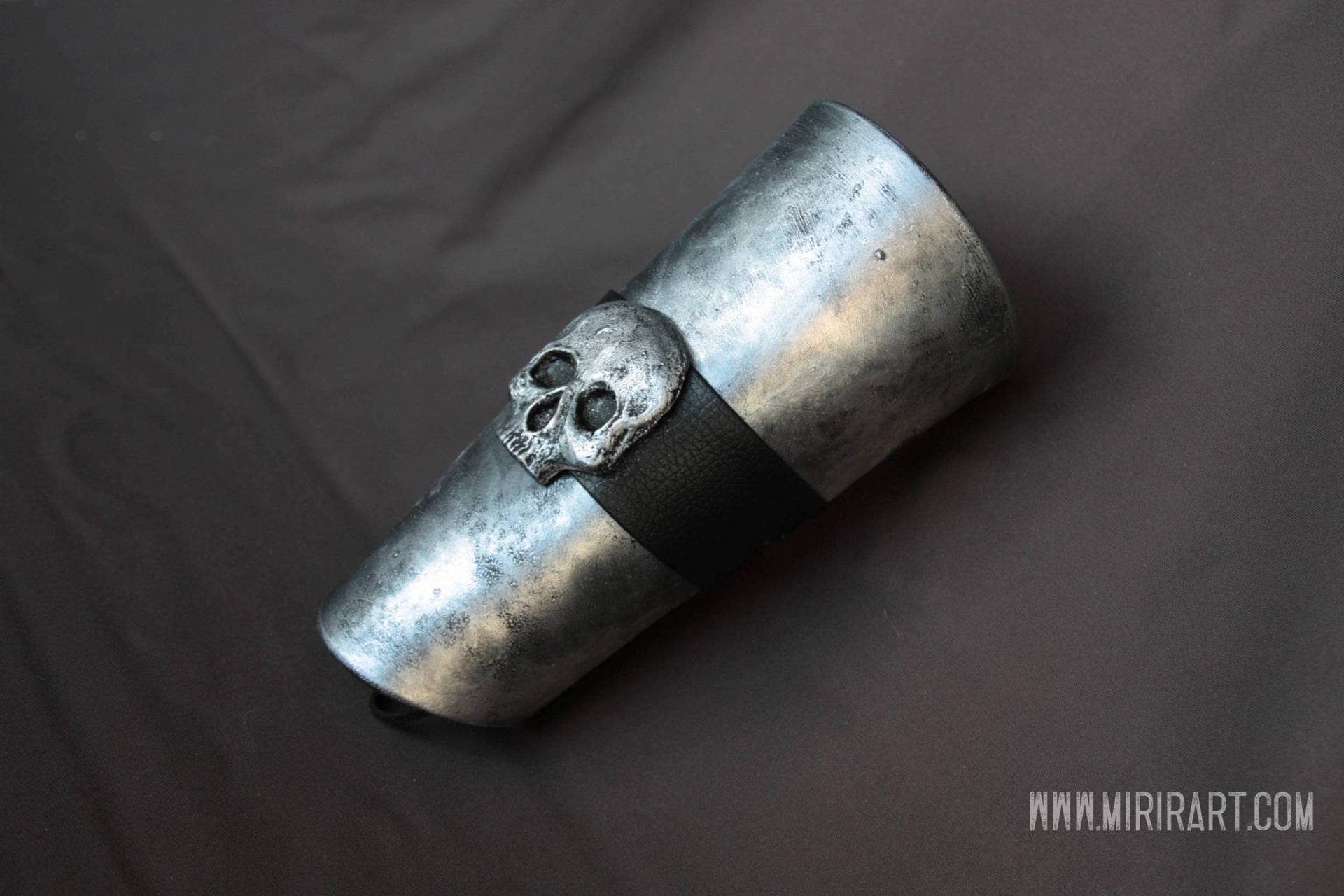steampunk - Postapokalyptisch Mittelalter Fantasy Pirat Gothic Armschienen/Armschutz. Rüstungsartig, Unechtes Metall. Eva Schaum. Kostüm/Kleidung steampunk - Postapokalyptisch Mittelalter Fantasy Pirat Gothic Armschienen/Armschutz. Rüstungsartig, Unechtes Metall. Eva Schaum. Kostüm/Kleidung von MirirArtShop