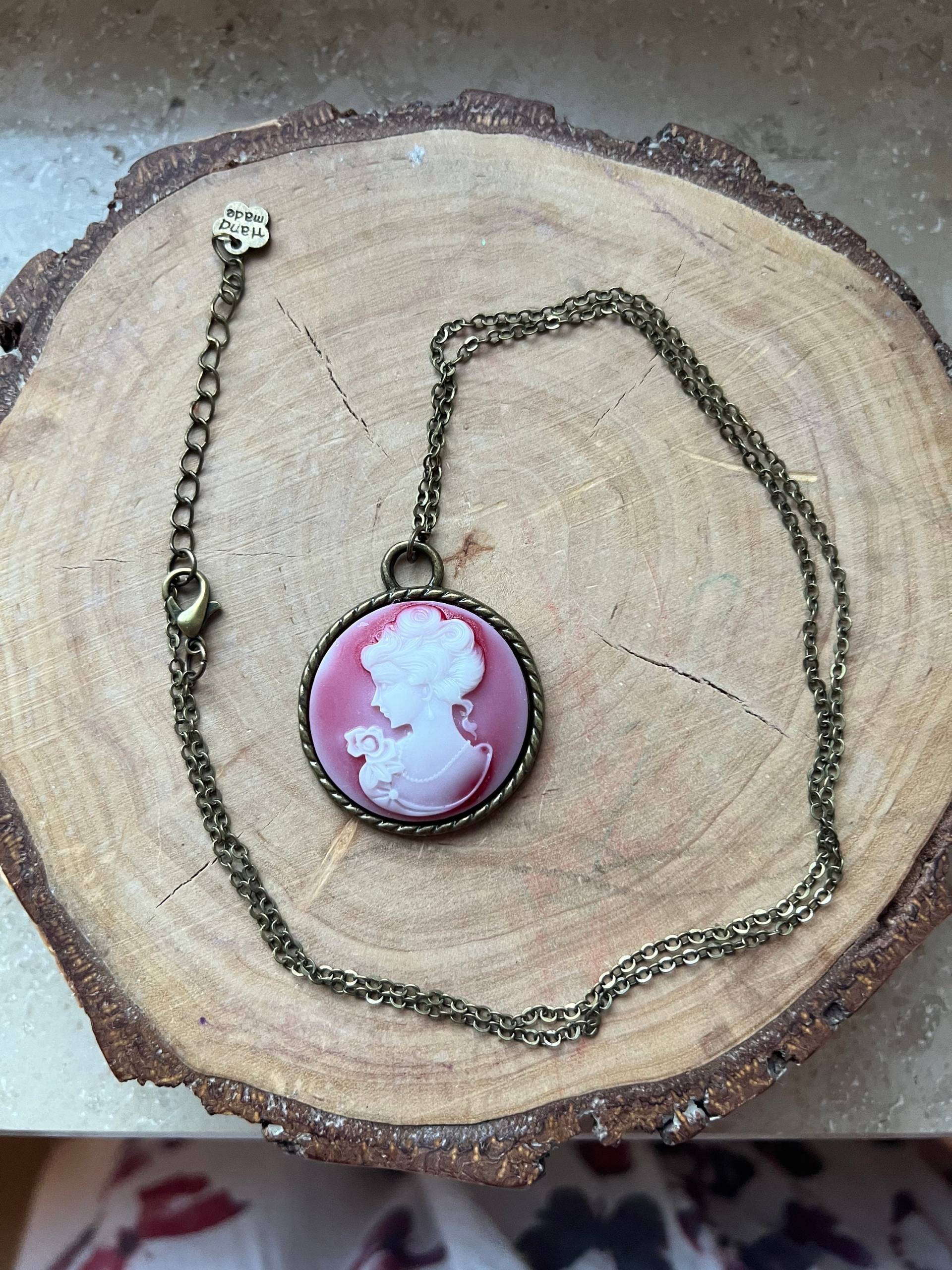 Kette Gemme Kamee Cabochon Viktorianisch Rosa von MirisOhringe