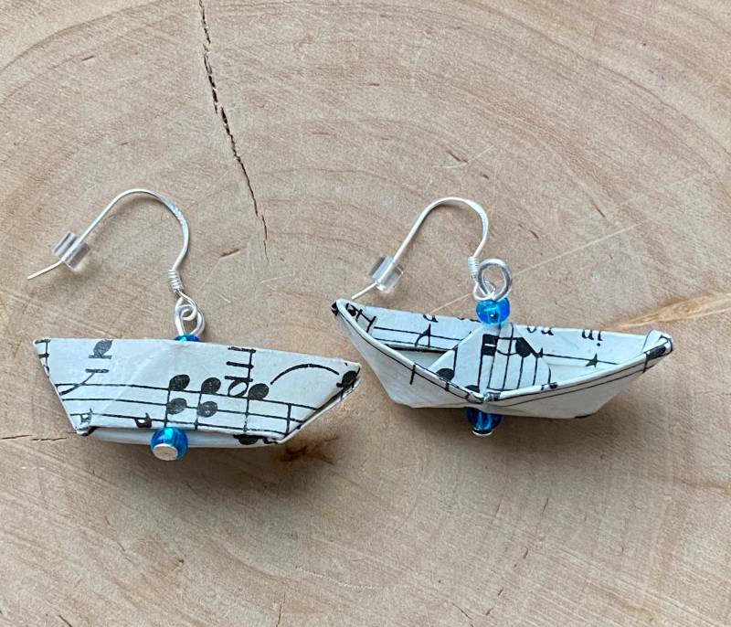 Ohrringe Origami Boot Schiff Musikerin Groß von MirisOhringe
