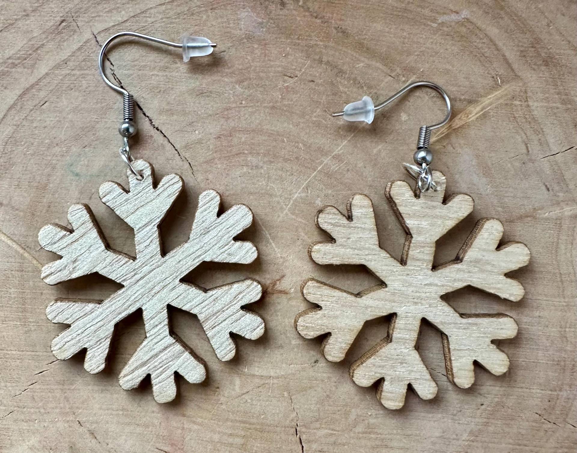 Ohrringe Schneeflocke Eiskristall Holz Winterohrringe von MirisOhringe