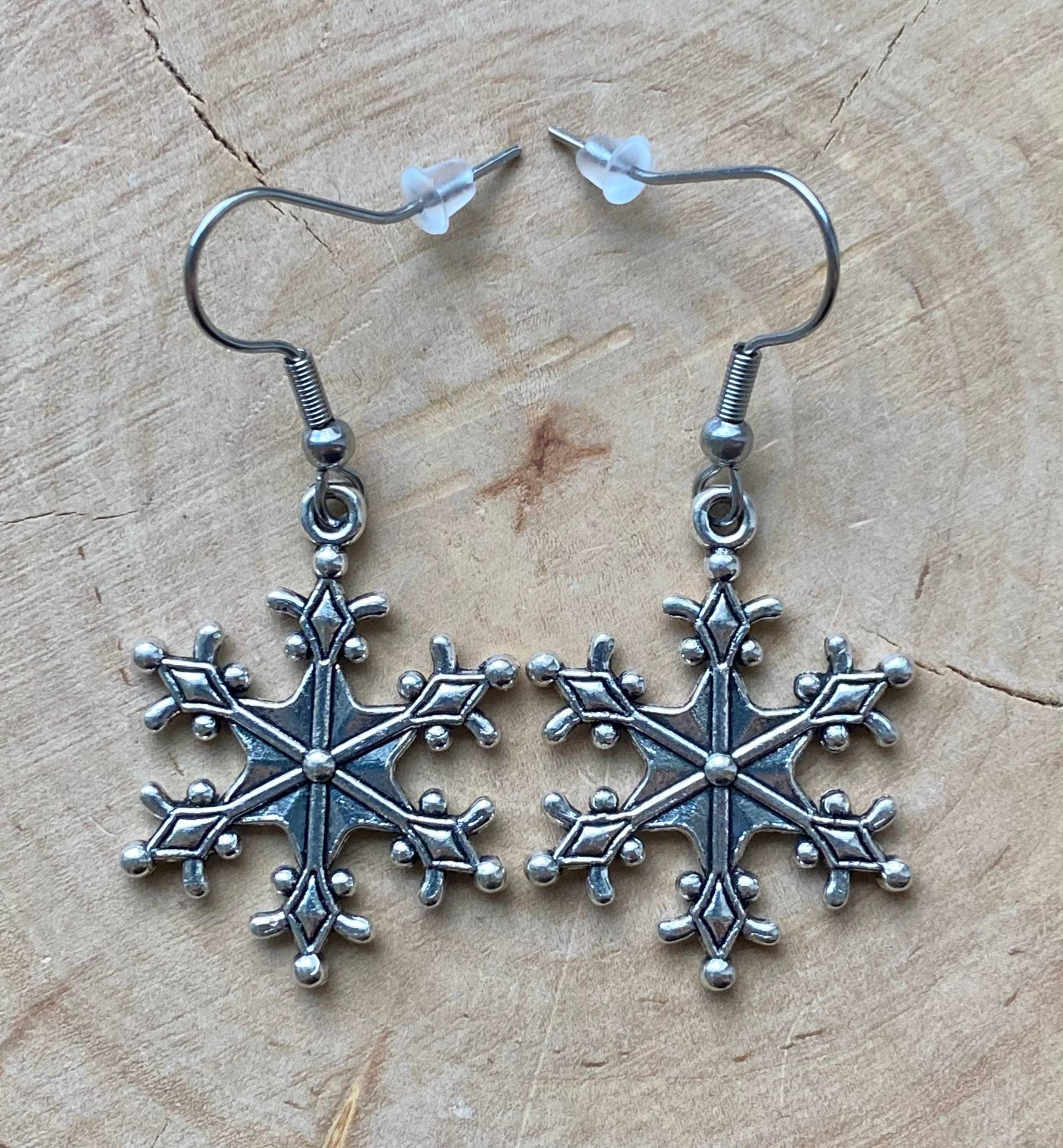 Ohrringe Schneeflocke Eiskristall Minimalistisch Groß von MirisOhringe