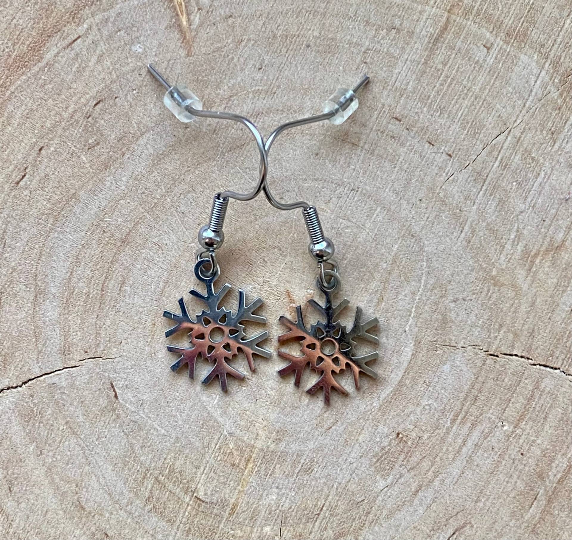 Ohrringe Schneeflöckchen Eis Minimalistisch Silberfarben von MirisOhringe