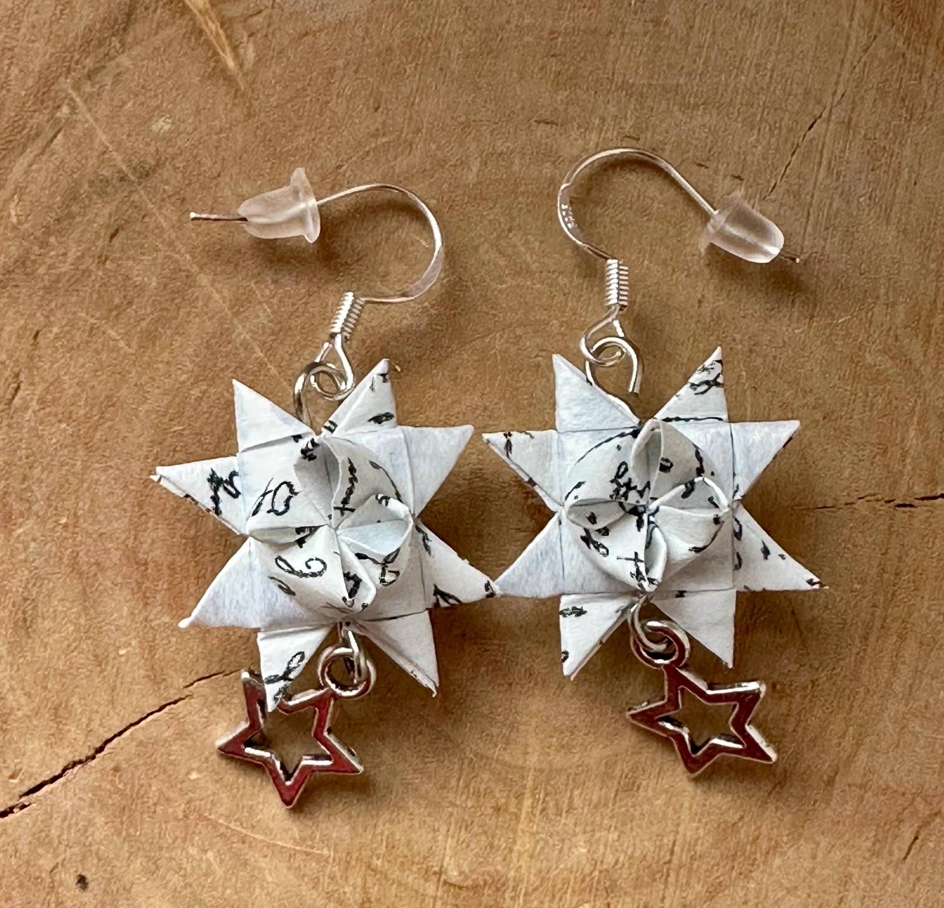 Weihnachtsohrringe Fröbelsterne Schrift Weiß Sternchen von MirisOhringe