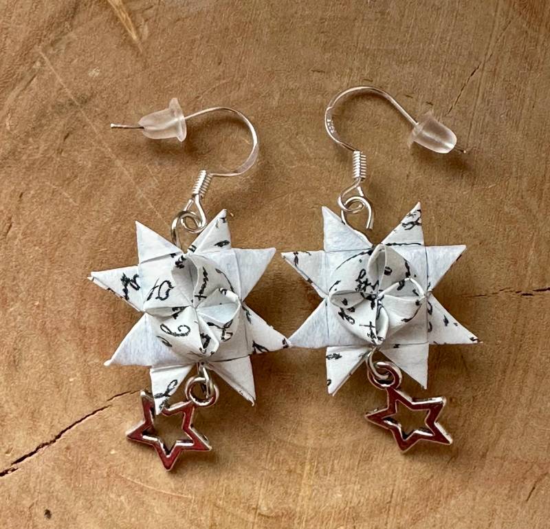 Weihnachtsohrringe Fröbelsterne Schrift Weiß Sternchen von MirisOhringe