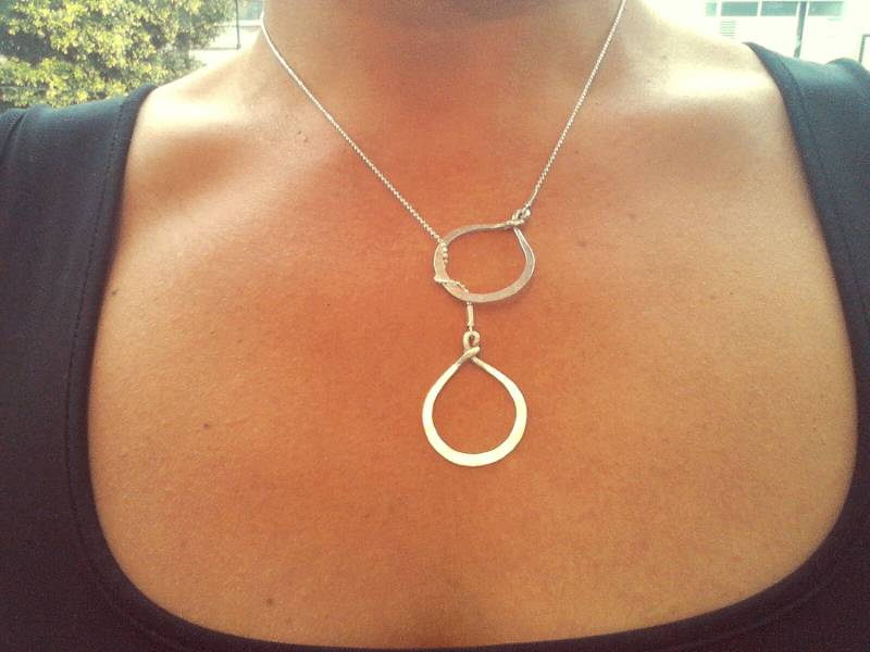 Lariat Halskette Für Frauen - Schmuck Mit Bedeutung Gold Oder Silber von MiritLevinJewelry