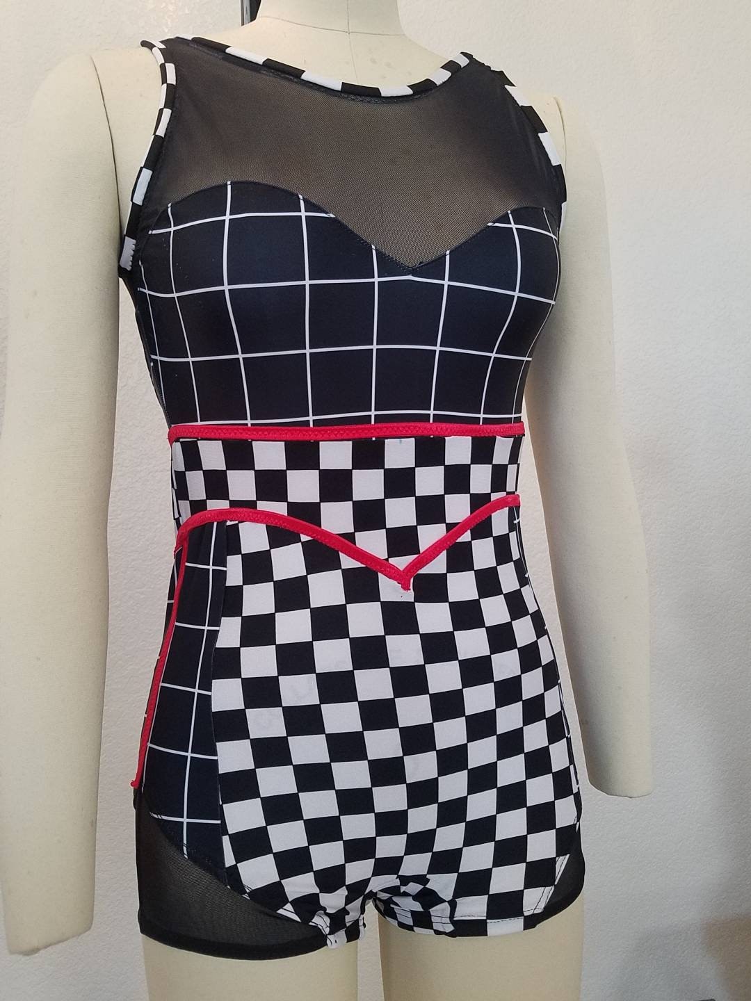 Luft Zirkus Schwarz Und Weiß Kurz Trikot Kariert Spandex Kostüm Luft Zirkus Schwarz Und Weiß Kurz Trikot Kariert Spandex Kostüm von MirnaMod