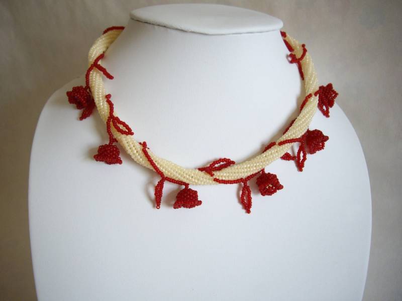 Lilie Des Tales Halskette, Rot Und Reis Pudding, Rocailles Perlenkette, Heringbone Stich Halskette Lilie Des Tales Halskette, Rot Und Reis Pudding, Rocailles Perlenkette, Heringbone Stich Halskette von MisakoBeads