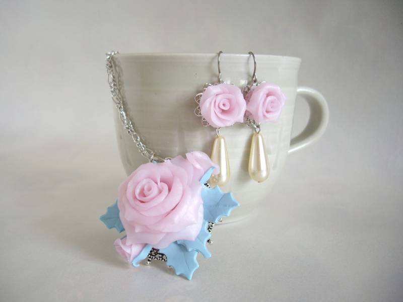 Polymer Clay Nacklace Und Ohrringe, Rose Halskette, Handgemachte Halskette Schmuck-Sets Polymer Clay Nacklace Und Ohrringe, Rose Halskette, Handgemachte Halskette Schmuck-Sets von MisakoBeads