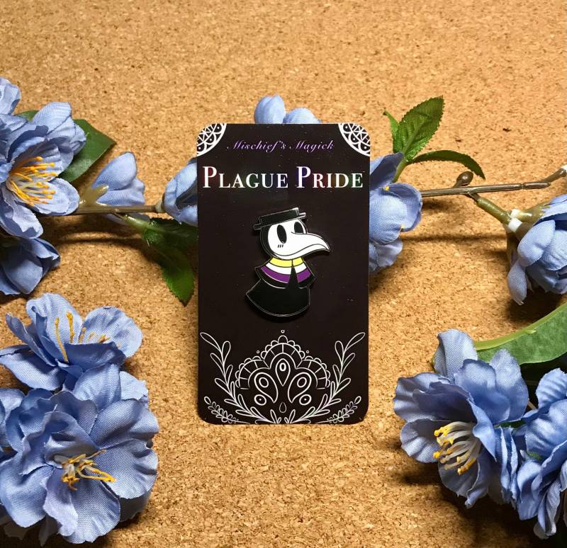 Pest Pride Nonbinary Pin [+B Grades] von MischiefsMagick