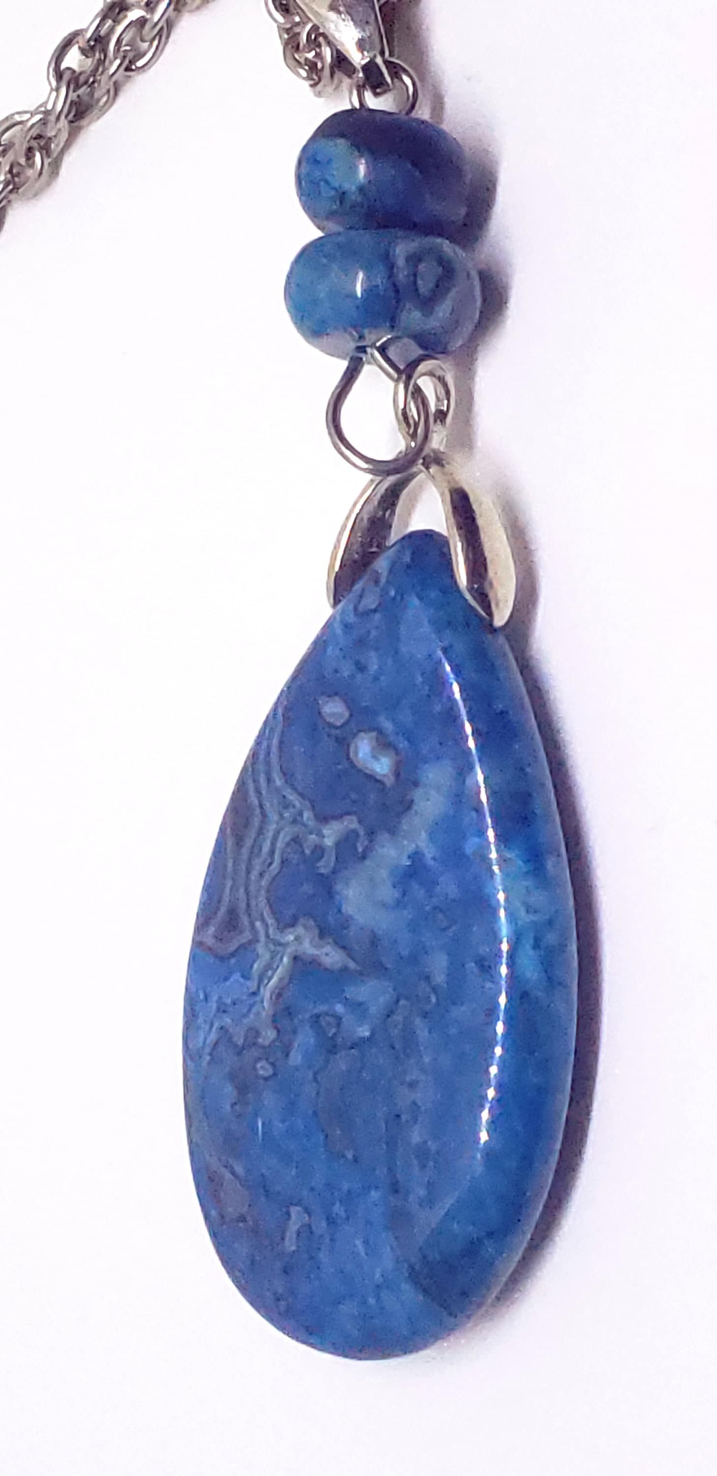 Schöne Blaue Verrückte Spitze Anhänger/Halskette Mit Blauen Verrückten Perle Akzente Schöne Blaue Verrückte Spitze Anhänger/Halskette Mit Blauen Verrückten Perle Akzente von MischievousMade