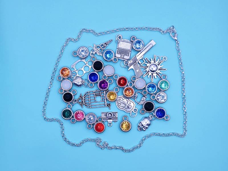 Benutzerdefinierte Inspirierte Juwel & Charm Halskette - Jeder Charakter, Jedes Fandom, Ect. Sie Wählen Farbe + Anhänger von MishMashedTreasures