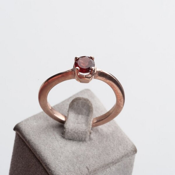 MishMish by WearPositive Vintage Unikat: Ring Granat von MishMish by WearPositive