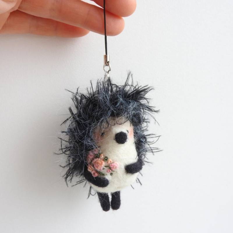 Ein Personalisiertes Geschenk/Nadel Gefilzter Igel Schlüsselanhänger Handy Accessoire Handgemachtes Mit Liebe Gemacht Ein Personalisiertes Geschenk/Nadel Gefilzter Igel Schlüsselanhänger Handy Accessoire Handgemachtes Mit Liebe Gemacht von MishaLaboratory