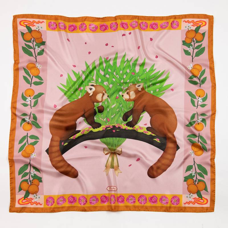 Vom Aussterben Bedrohte Rote Pandas Zitrus Terrakotta Seide Baumwolle Eco Conscious Illustration Art Schal von Misheo