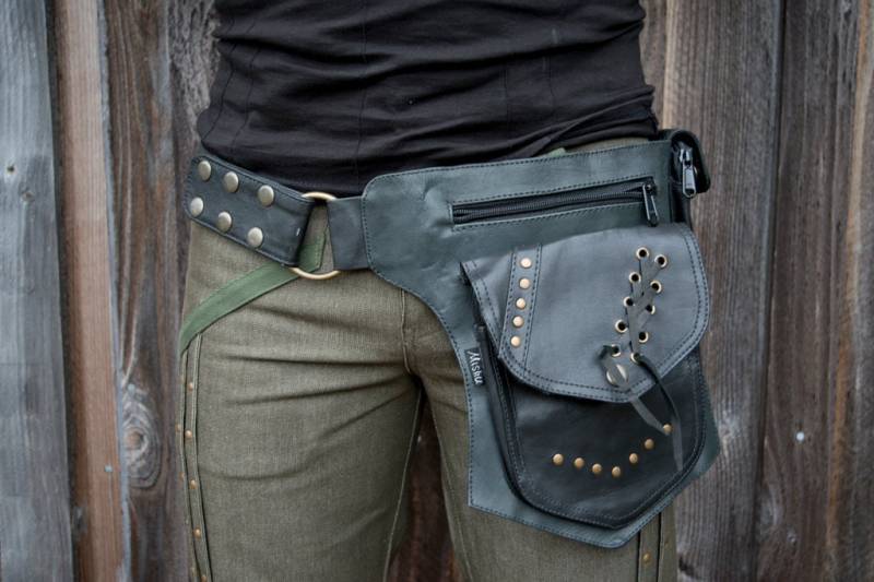 Ledergürtel Mishu Biker Hüftgürtel Mit Taschen von MishuBoutique