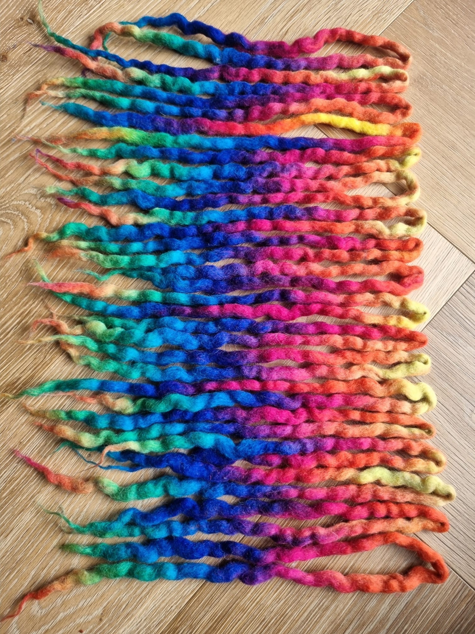 18 De Wolle Dreadlocks Halb Set Regenbogen Gewellt von MisoryaCreations