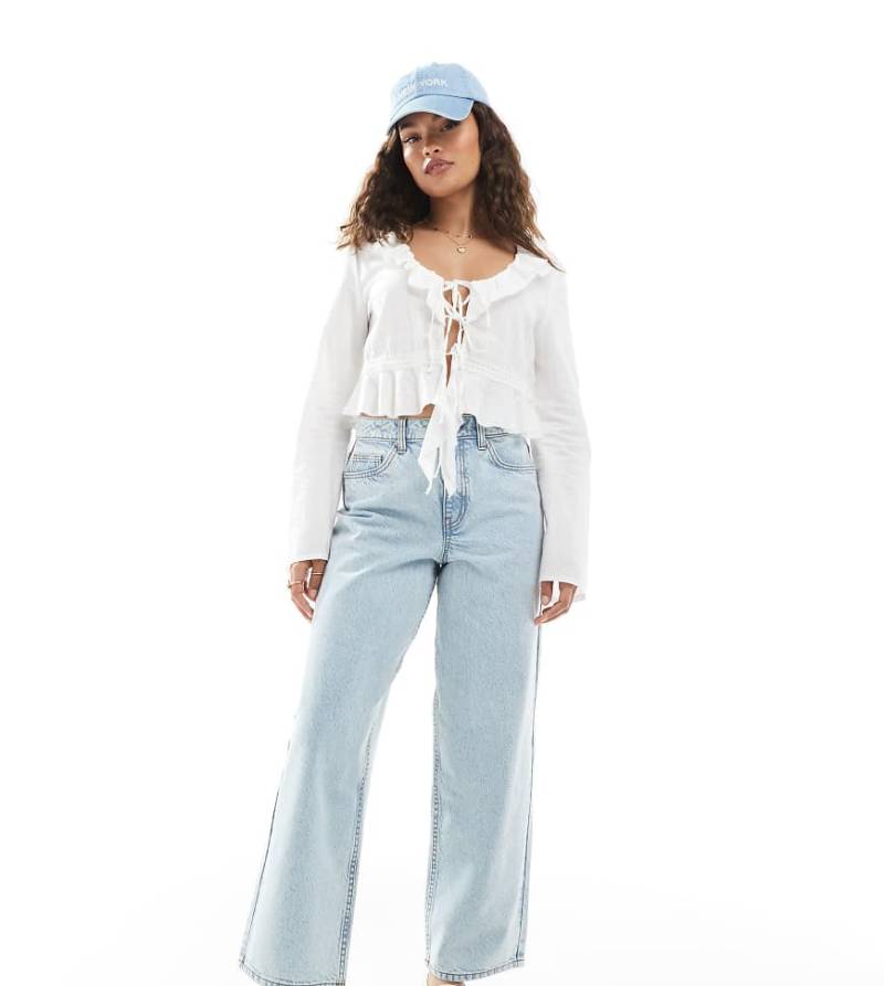 Miss Selfridge Petite - Baggy-Jeans in heller Bleach-Waschung-Blau von Miss Selfridge Petite