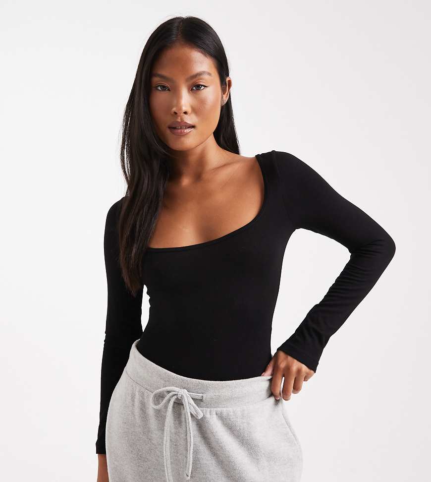 Miss Selfridge Petite - Body in Schwarz mit weitem U-Ausschnitt von Miss Selfridge Petite