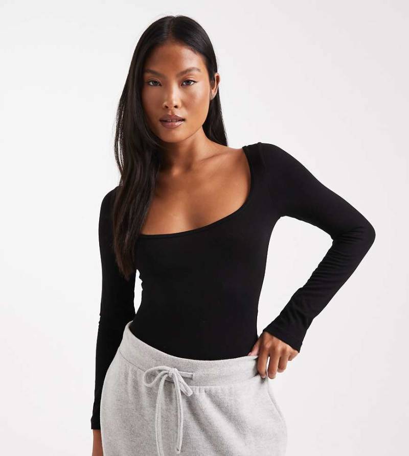 Miss Selfridge Petite - Body in Schwarz mit weitem U-Ausschnitt von Miss Selfridge Petite