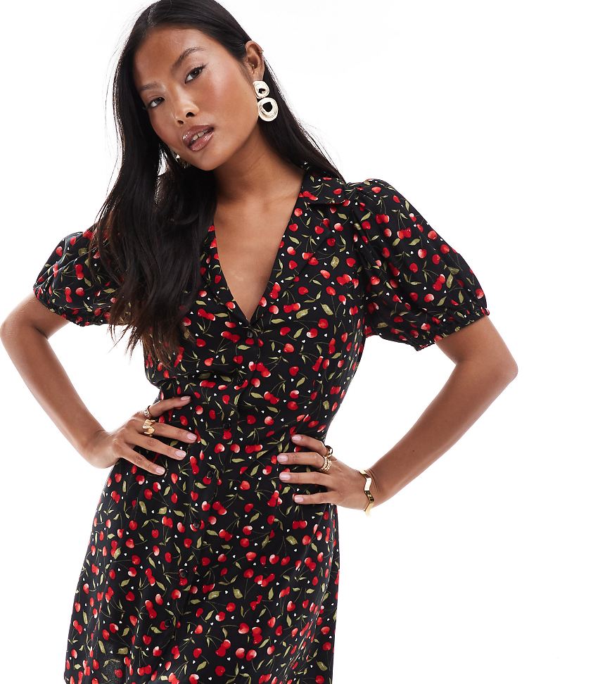 Miss Selfridge Petite - Durchgeknöpftes Mini-Freizeitkleid mit Kirschen-Print-Bunt Miss Selfridge Petite - Durchgeknöpftes Mini-Freizeitkleid mit Kirschen-Print-Bunt von Miss Selfridge Petite