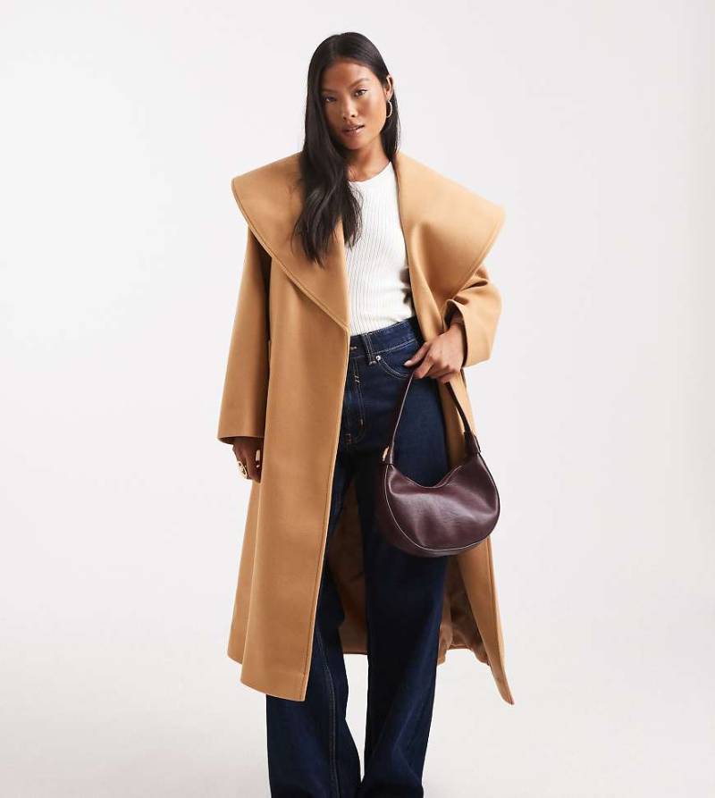 Miss Selfridge Petite - Eeganter Mantel in Kamelbraun mit Wickeldesign-Brown von Miss Selfridge Petite