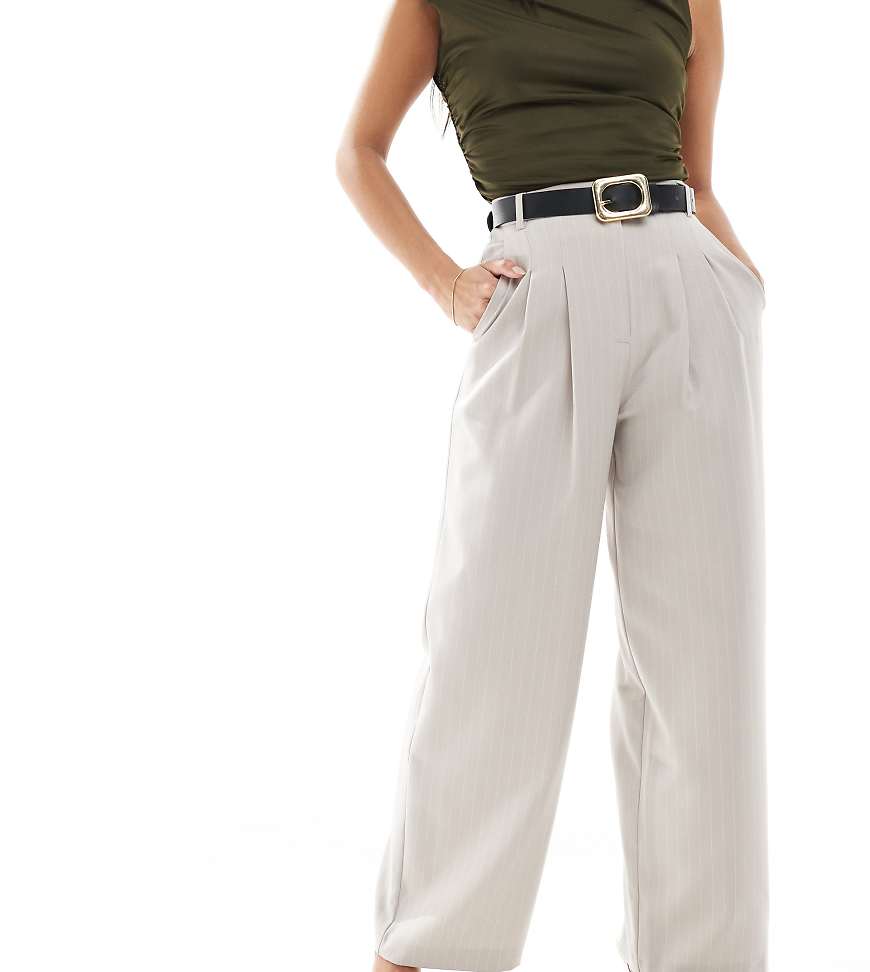 Miss Selfridge Petite - Elegante Hose in Beige mit weitem Bein und Nadelstreifen-Neutral von Miss Selfridge Petite