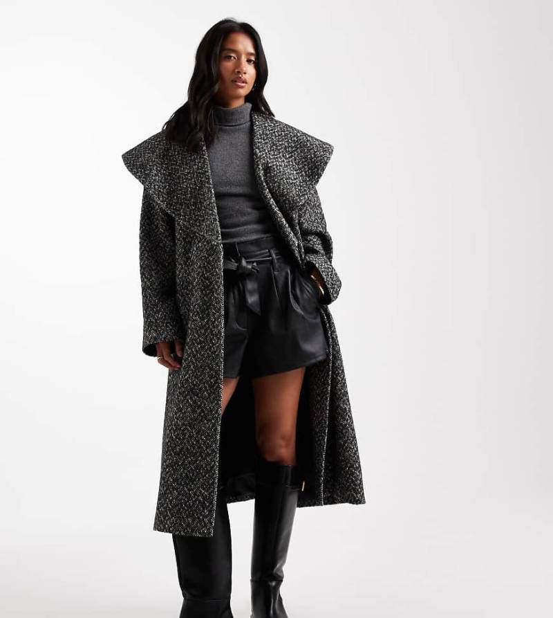 Miss Selfridge Petite - Eleganter Mantel in Wickeldesign mit Fischgrätmuster und Schalkragen-Bunt von Miss Selfridge Petite