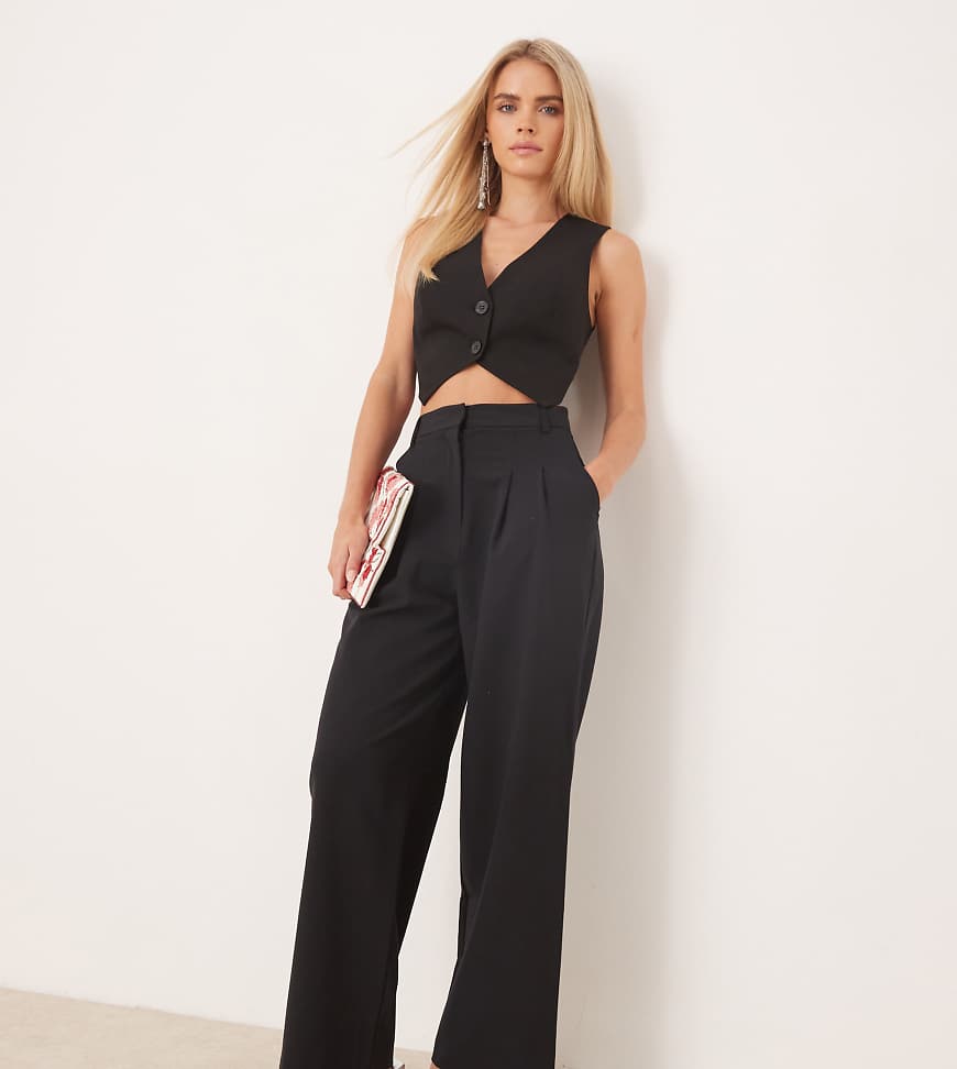 Miss Selfridge Petite - Essential - Hose in Schwarz mit weitem Bein von Miss Selfridge Petite