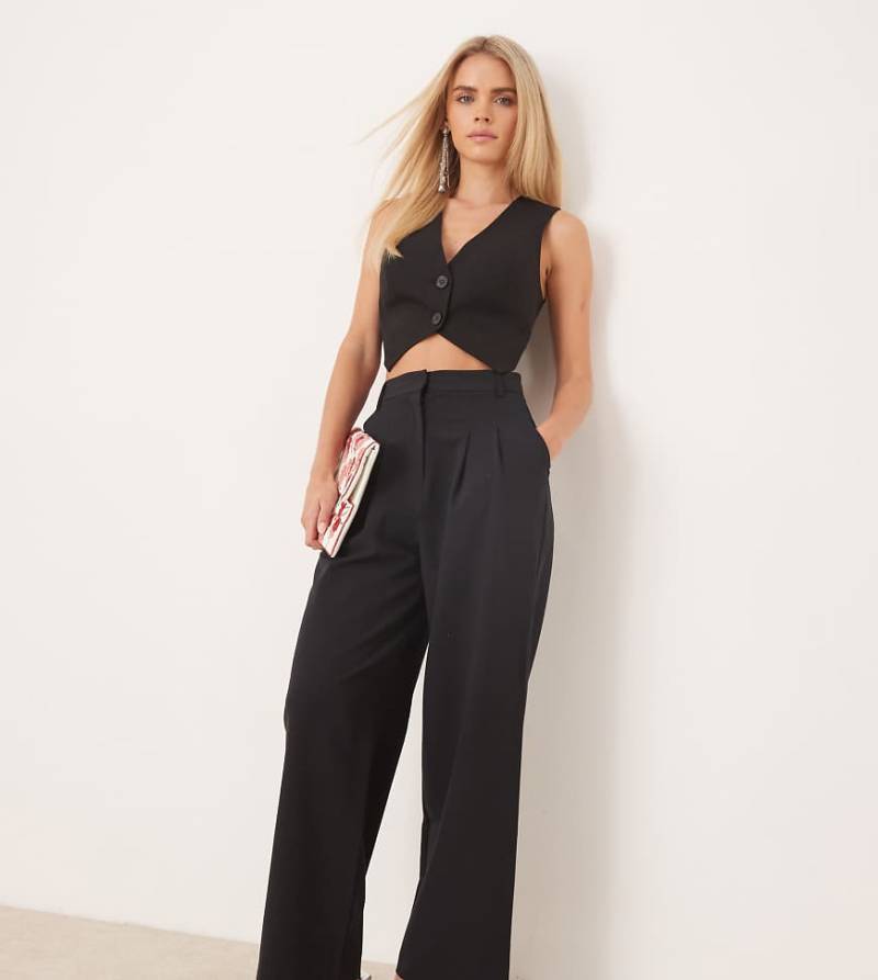 Miss Selfridge Petite - Essential - Hose in Schwarz mit weitem Bein von Miss Selfridge Petite