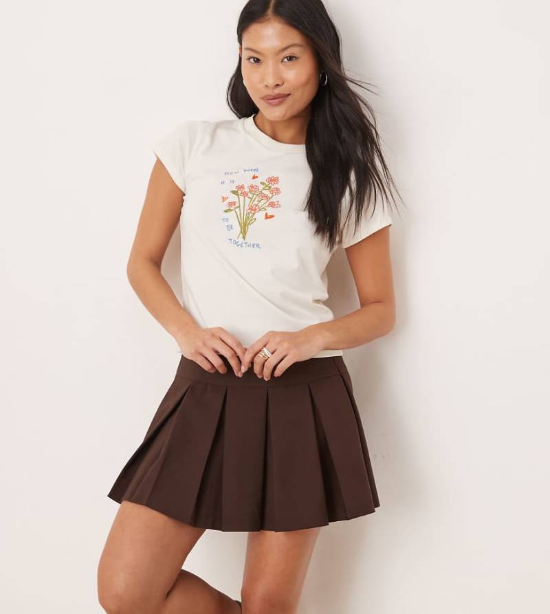 Miss Selfridge Petite - Falten-Minirock in Schokobraun-Schwarz von Miss Selfridge Petite