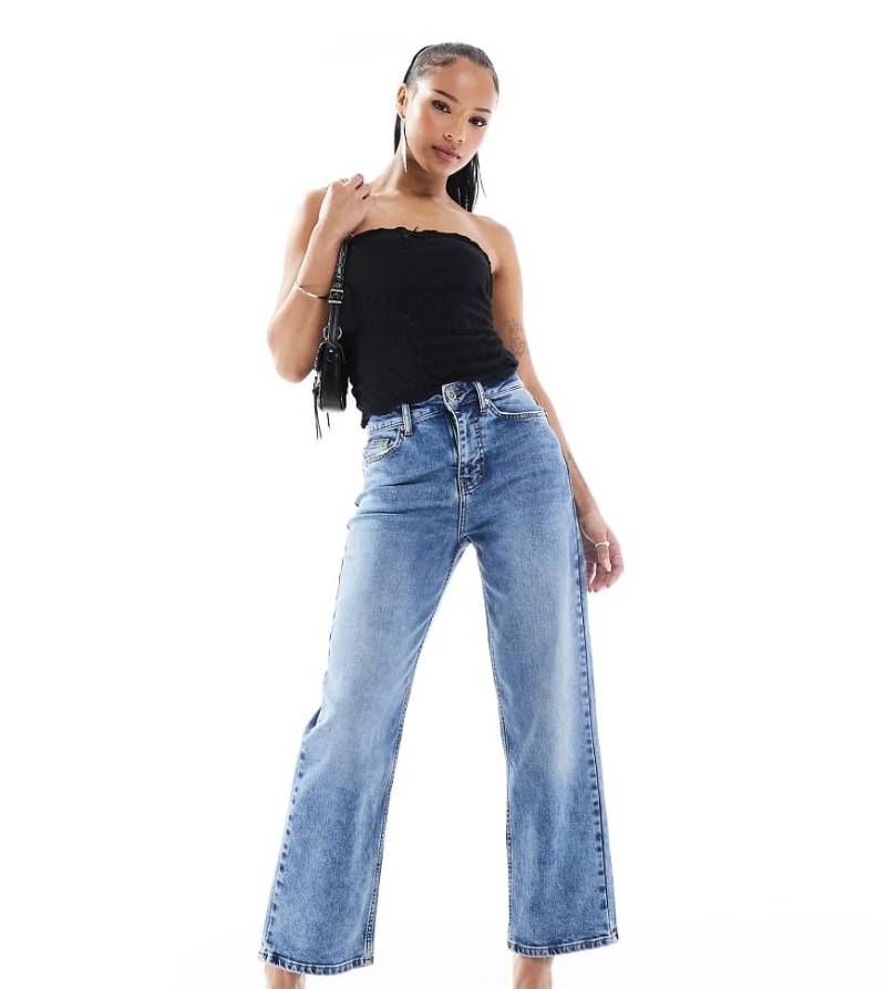 Miss Selfridge Petite - Gerade geschnittene Jeans in blauer Waschung mit herzförmigen Taschen von Miss Selfridge Petite