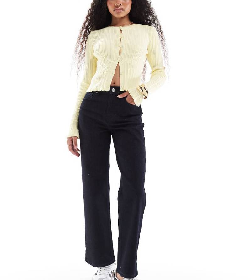 Miss Selfridge Petite - Gerade geschnittene Jeans in indigoblauer Waschung von Miss Selfridge Petite